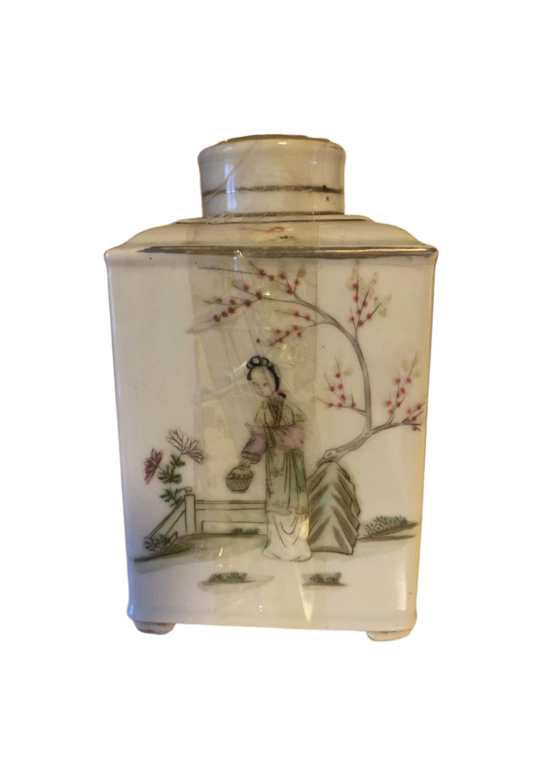 顺治款粉彩瓶